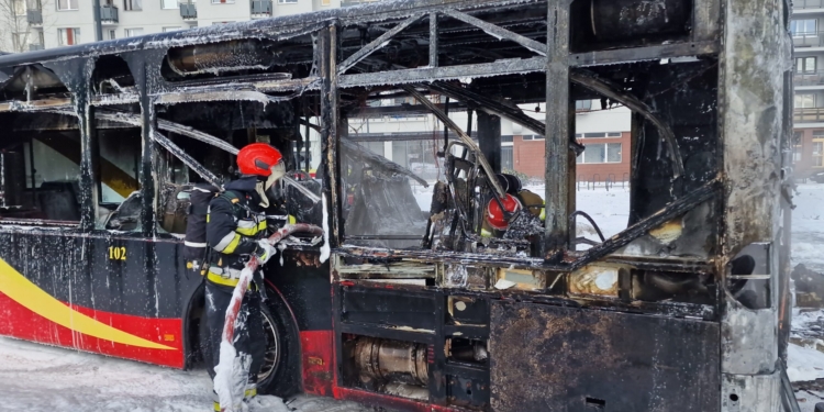 Pożar autobusu przy dworcu Łódź Fabryczna