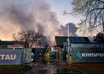 Pożar hali przy Wycieczkowej w Łodzi