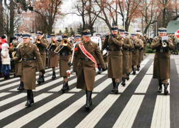 ślubowanie ochotników dobrowolnej zasadniczej służby wojskowej