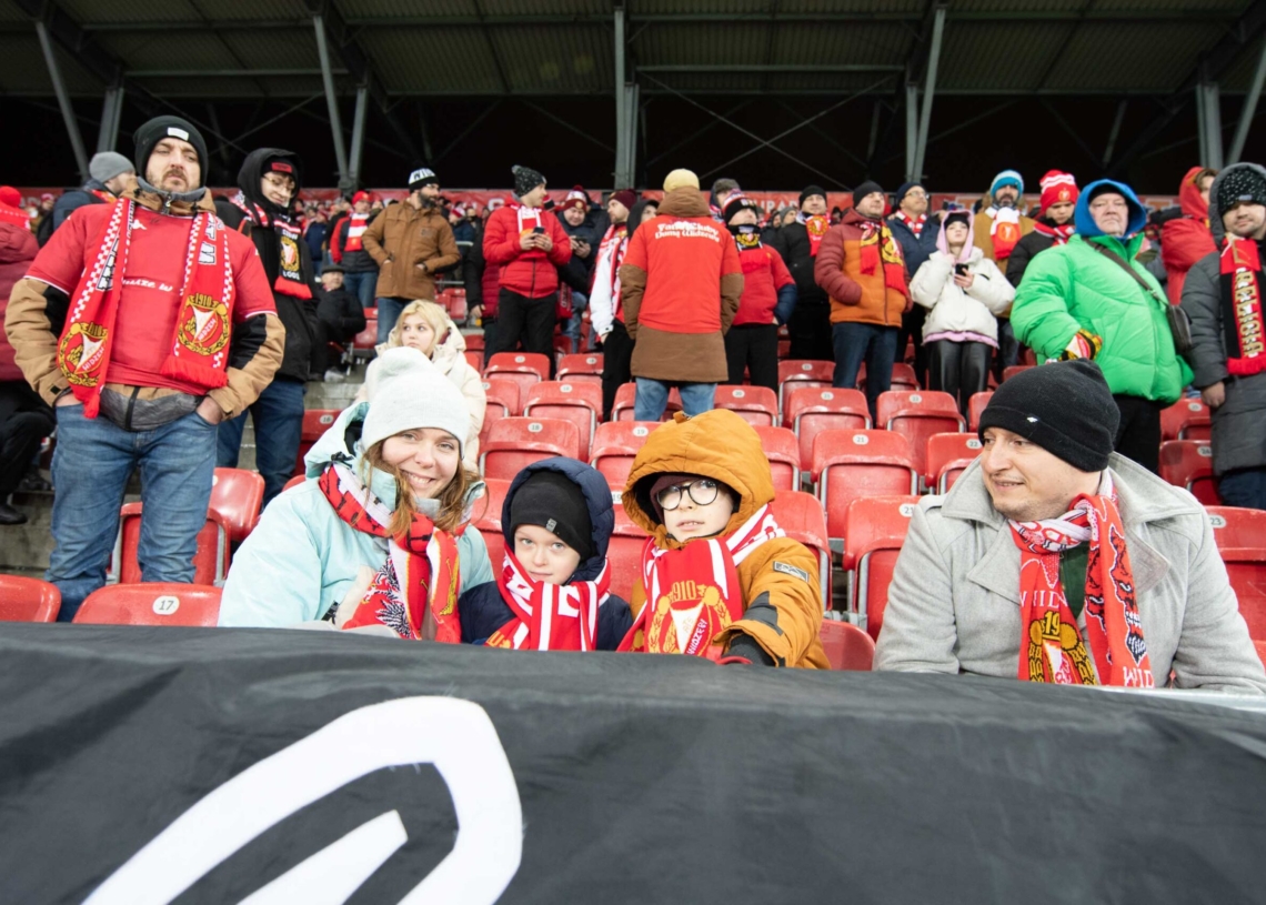 Doping kibiców w meczu Widzew Łódź - Jagiellonia Białystok