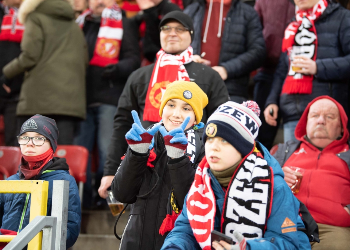 Doping kibiców w meczu Widzew Łódź - Jagiellonia Białystok