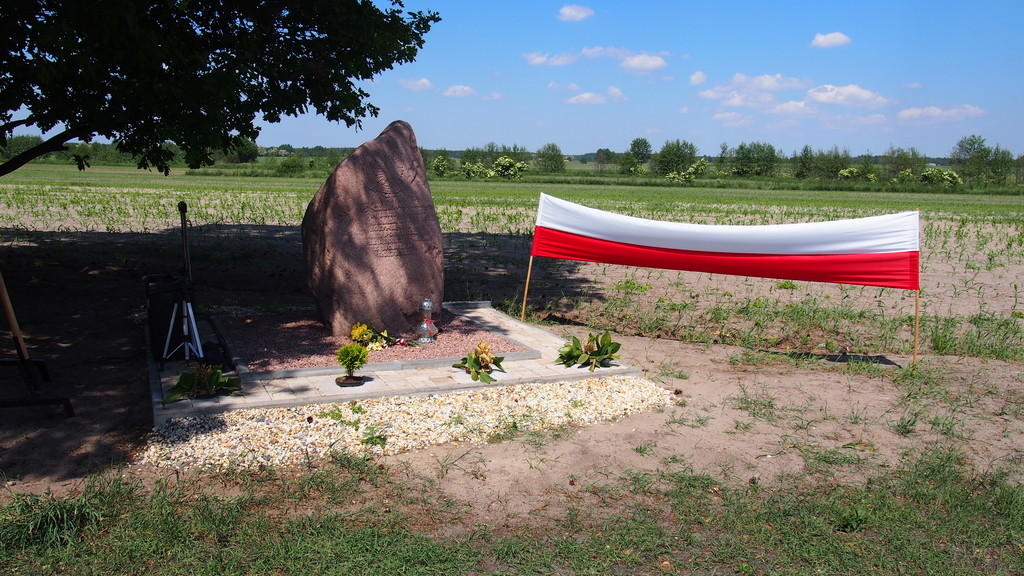 Bitwa pod Lututowem - pomnik