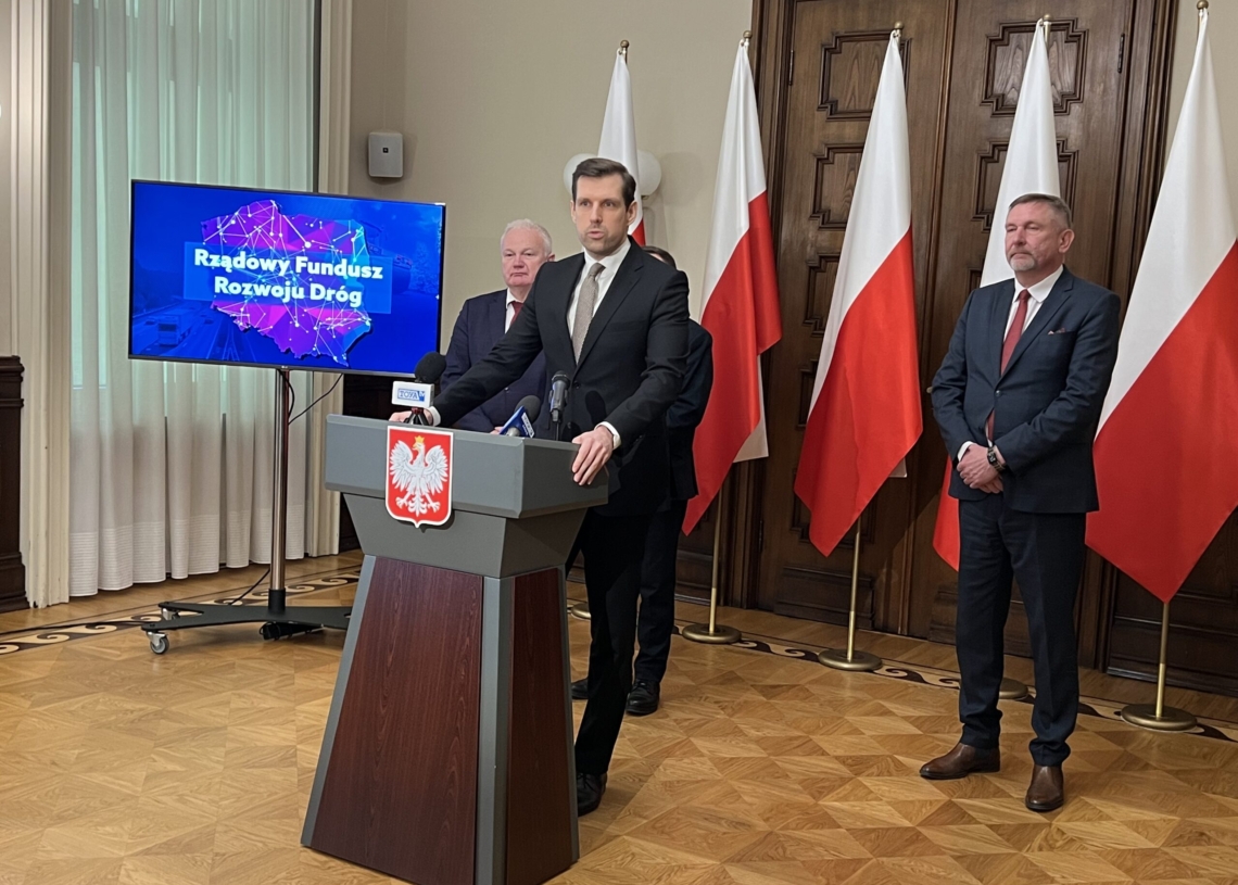 Ponad 153 mln zł z Rządowego Funduszu Rozwoju Dróg na budowę, przebudowę i modernizację dróg w Łódzkiem