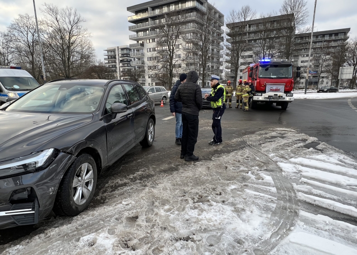 Wypadek na skrzyżowaniu Narutowicza i Konstytucyjnej w Łodzi