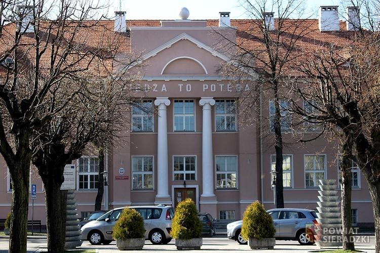 Rekrutacja w powiecie sieradzkim. Zatwierdzono liczbę oddziałów w szkołach ponadpodstawowych 1 I Liceum Ogólnokształcące w Sieradzu