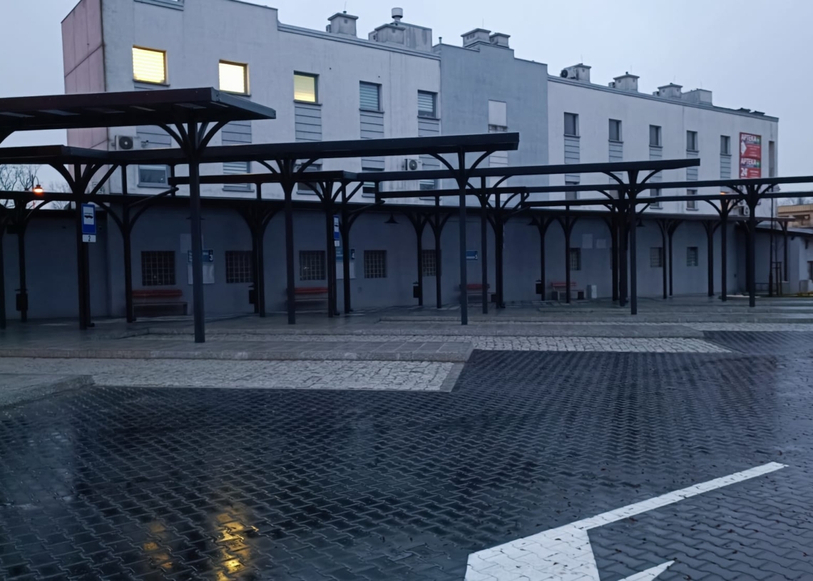 Centrum przesiadkowe w Piotrkowie Trybunalskim. Otwarcie 15 lutego [ZDJĘCIA]