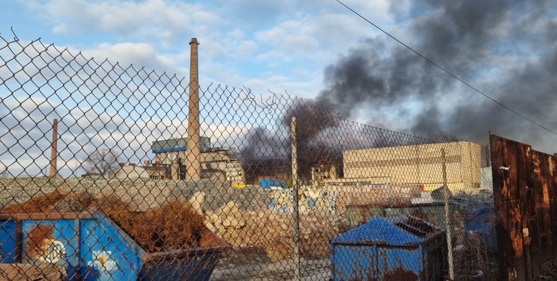 Piotrków: pożar śmieci i opon