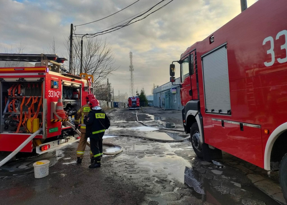 Pożar śmieci i opon w Piotrkowie