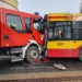 Wypadek na Przybyszewskiego w Łodzi. Wóz strażacki zderzył się z autobusem MPK