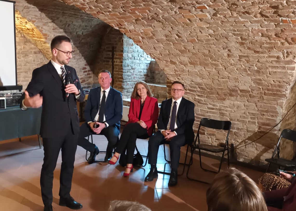 Minister Waldemar Buda spotkał się z mieszkańcami Łowicza