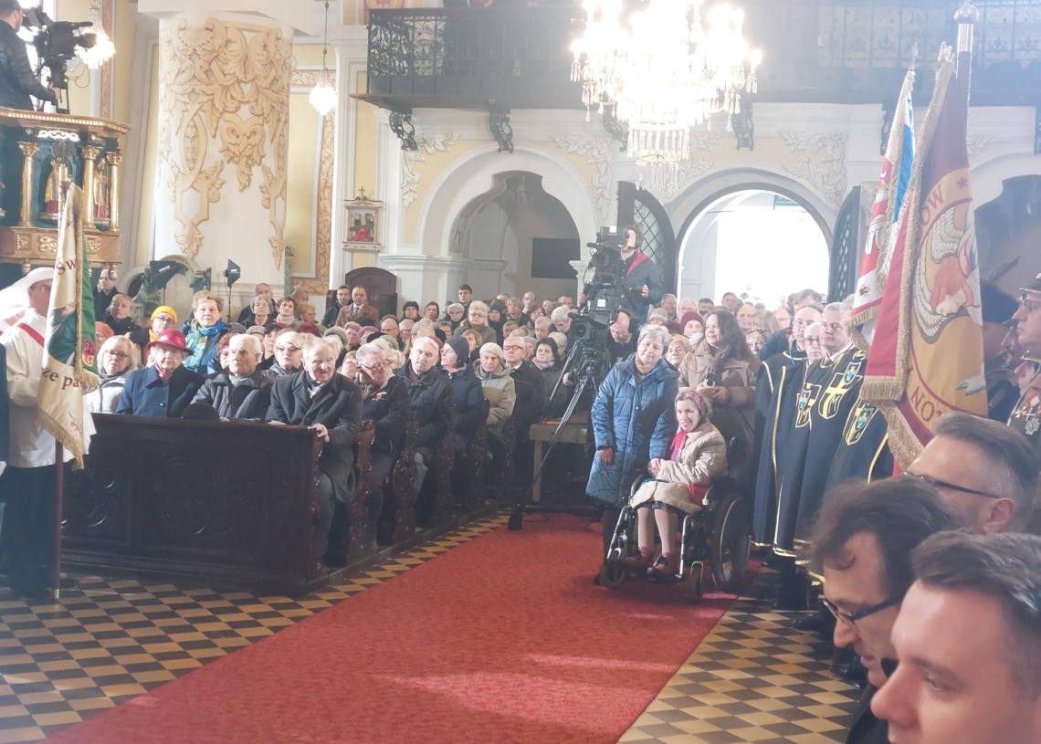 Bazylikę Mniejszą w Sieradzu ustanowiono dzisiaj Sanktuarium św. Józefa [ZDJĘCIA]