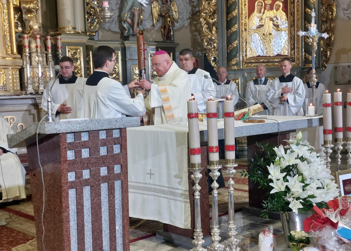 Bazylikę Mniejszą w Sieradzu ustanowiono dzisiaj Sanktuarium św. Józefa [ZDJĘCIA]
