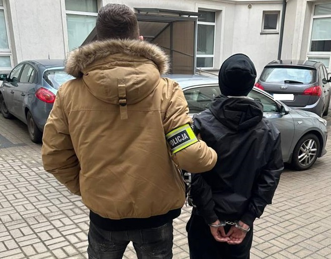 Złodziej węży w rękach policji