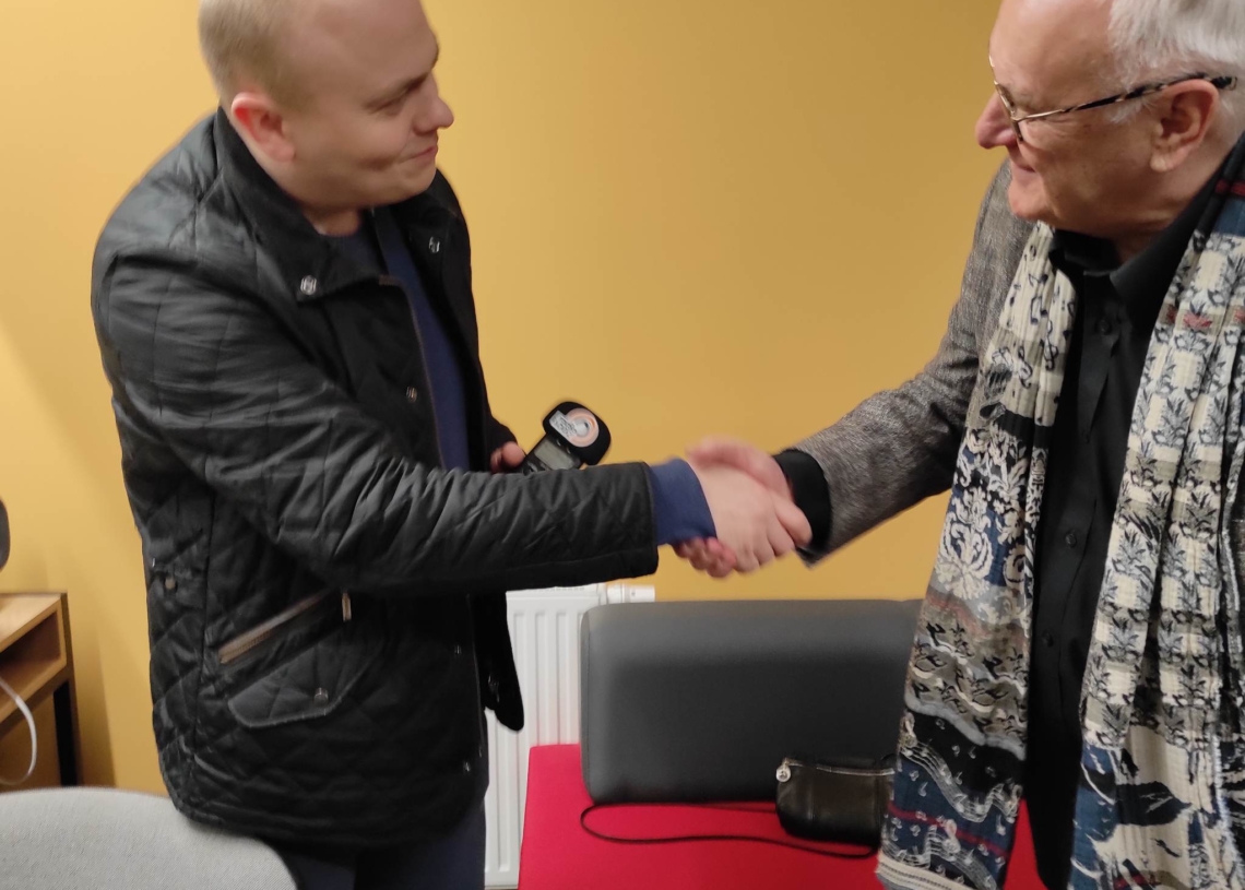 O pisaniu tekstów piosenek budzących emocje, a nie miałkich i „bardzo łatwych tekścików” w rozmowie z Jackiem Cyganem