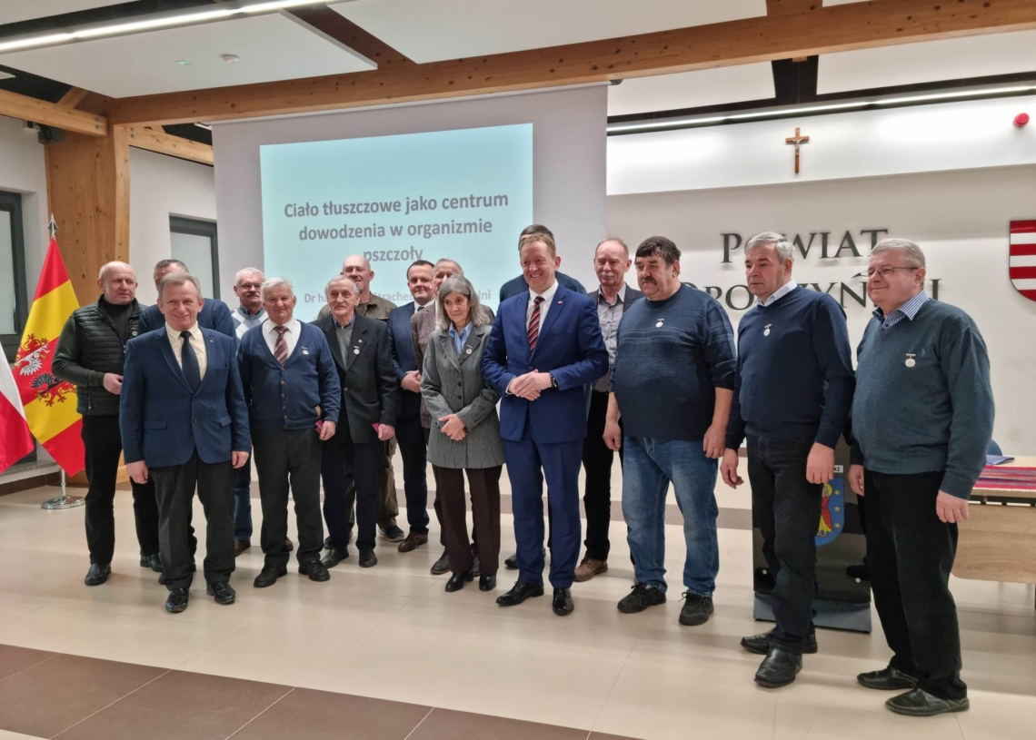 Pszczelarze w Opocznie przeszkoleni i uhonorowani