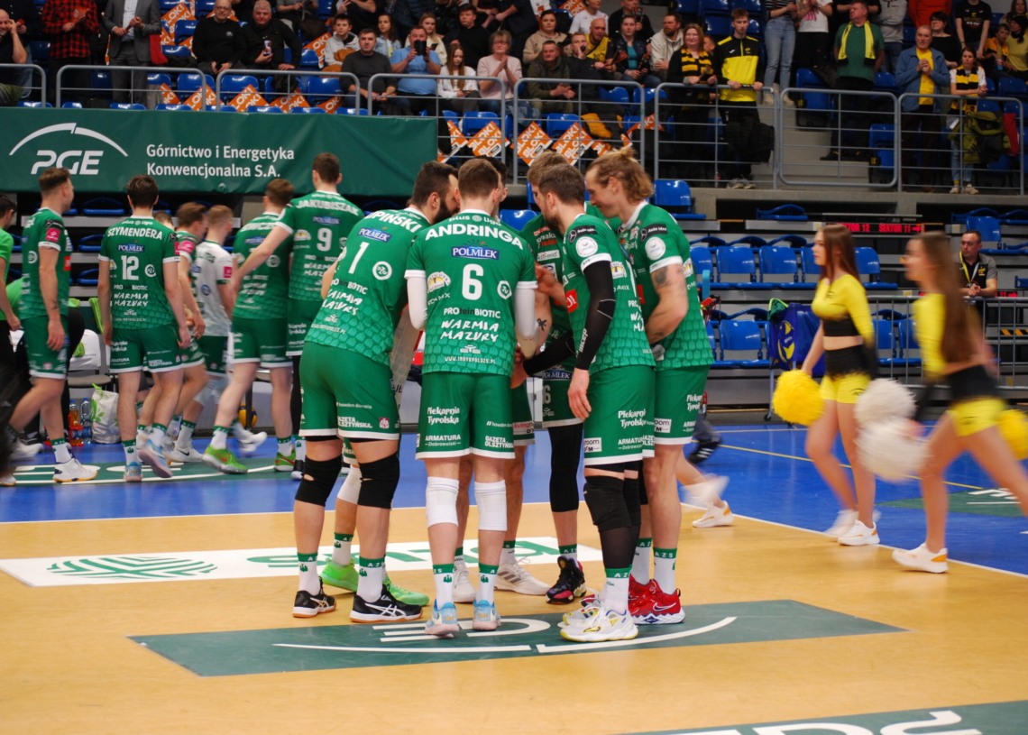PGE Skra Bełchatów przegrała 0:3 z Indykpolem AZS-em Olsztyn i nie zagra w play-offach
