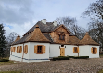 Dworek w Ożarowie po rewitalizacji