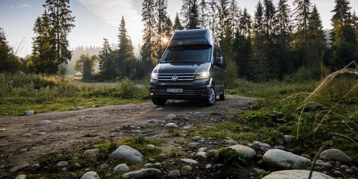 Kamper Grand California - funkcjonalny dom na kółkach 1 Kamper Grand California – funkcjonalny dom na kółkach
