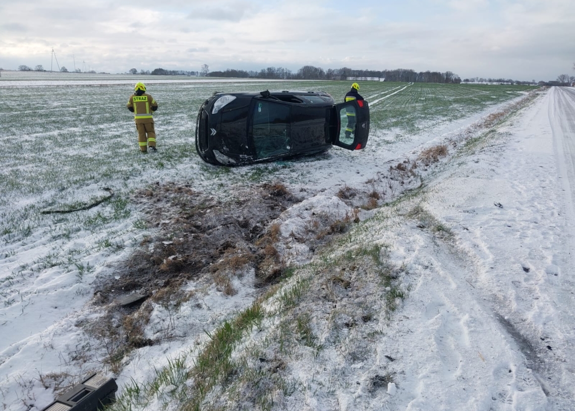 Wypadek między Kromolinem Starym a Zduńską Wolą, 2 kobiety trafiły do szpitala