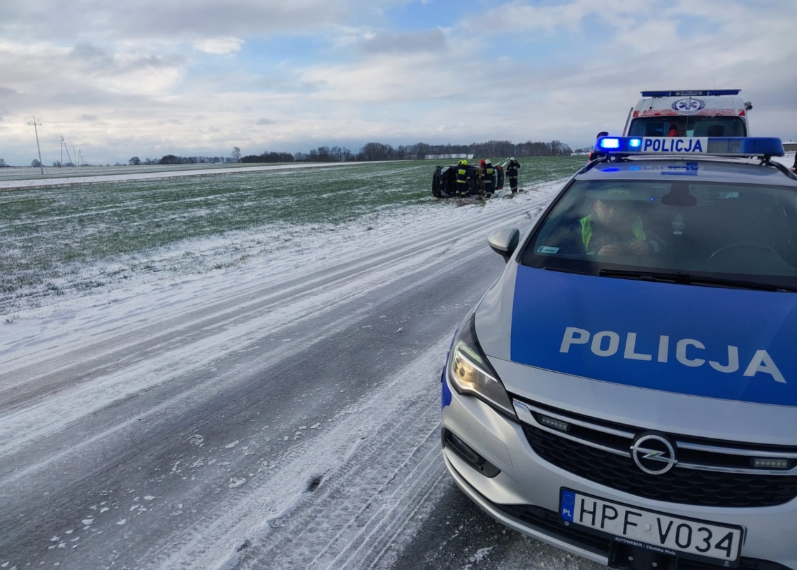 Wypadek między Kromolinem Starym a Zduńską Wolą, 2 kobiety trafiły do szpitala
