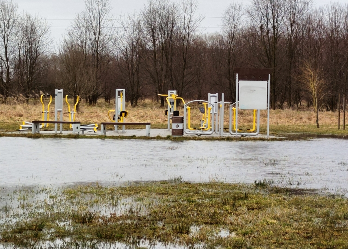Plenerowa siłownia w Bełchatowie ponownie zalana