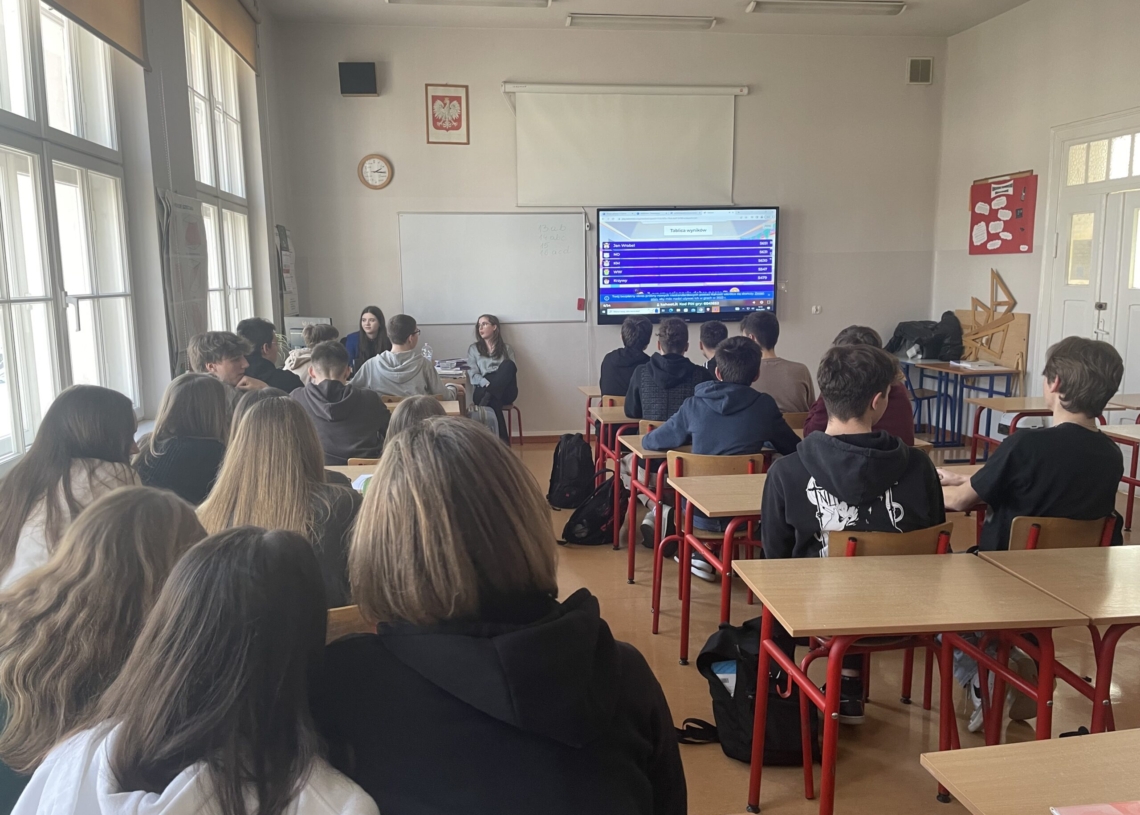 Uczennice I LO napisały książeczkę „Uwolnij mnie” o prawach zwierząt