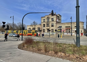 zatrzymanie ruchu tramwajów na Dąbrowskiego