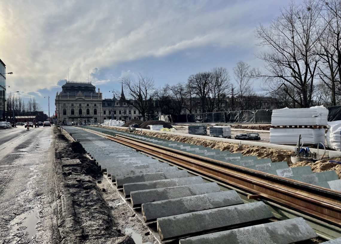 Modernizacja Północnej. Wybudowano pierwsze perony przystankowe [ZDJECIA + WIDEO]