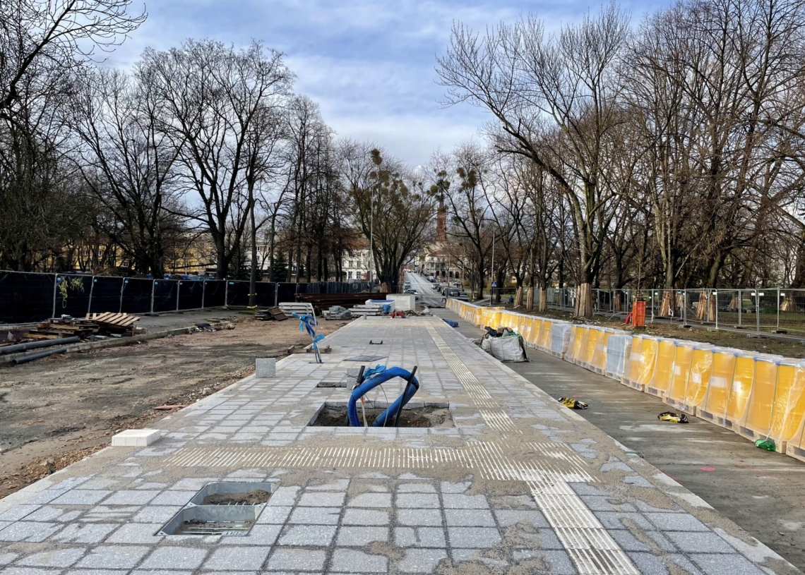 Modernizacja Północnej. Wybudowano pierwsze perony przystankowe [ZDJECIA + WIDEO]