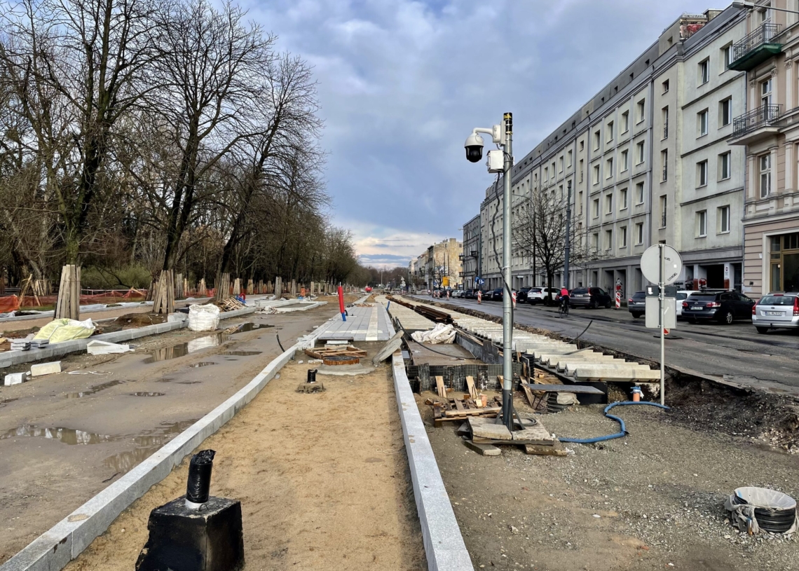 Modernizacja Północnej. Wybudowano pierwsze perony przystankowe [ZDJECIA + WIDEO]