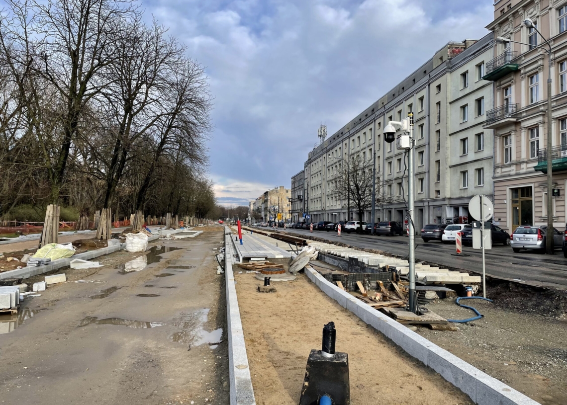 Modernizacja Północnej. Wybudowano pierwsze perony przystankowe [ZDJECIA + WIDEO]