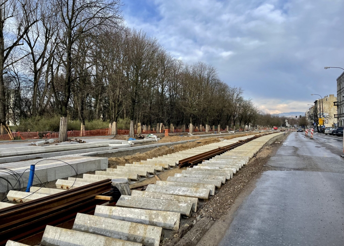 Modernizacja Północnej. Wybudowano pierwsze perony przystankowe [ZDJECIA + WIDEO]