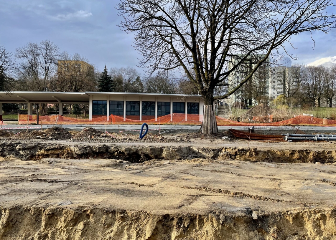 Modernizacja Północnej. Wybudowano pierwsze perony przystankowe [ZDJECIA + WIDEO]
