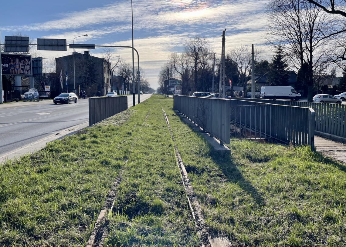 Modernizacja trasy tramwajowej do Konstantynowa. Dzisiaj mają zostać wznowione prace na konstantynowskim odcinku [ZDJĘCIA + WIDEO]