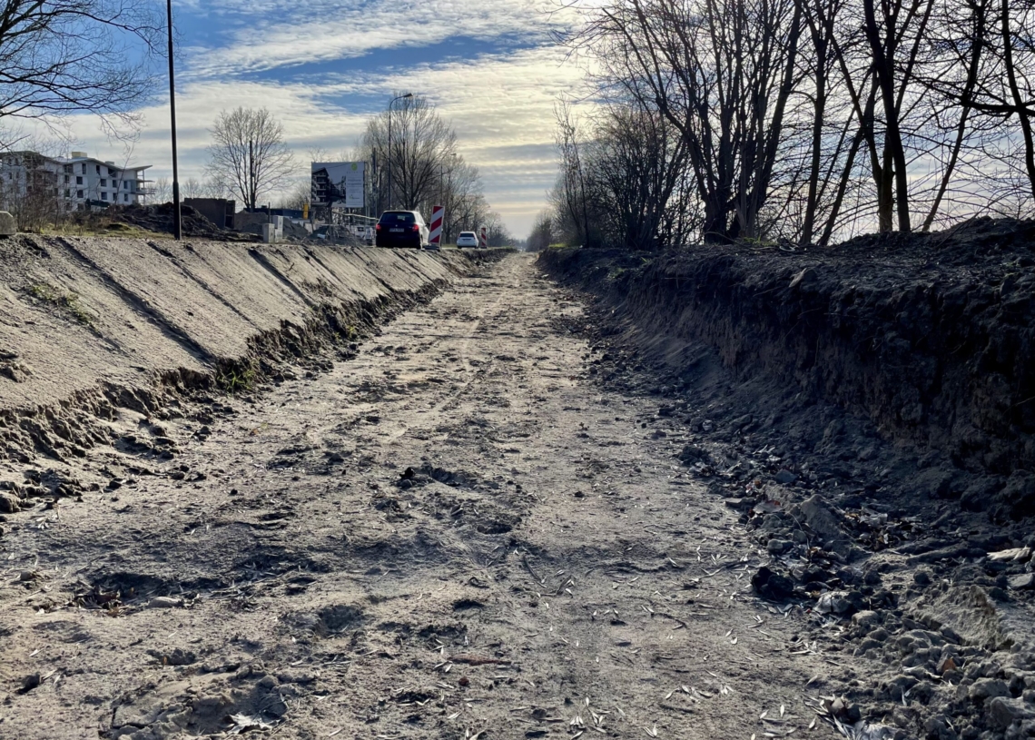 Modernizacja trasy tramwajowej do Konstantynowa. Dzisiaj mają zostać wznowione prace na konstantynowskim odcinku [ZDJĘCIA + WIDEO]