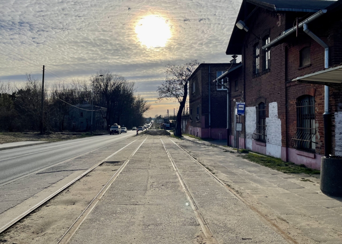 Modernizacja trasy tramwajowej do Konstantynowa. Dzisiaj mają zostać wznowione prace na konstantynowskim odcinku [ZDJĘCIA + WIDEO]