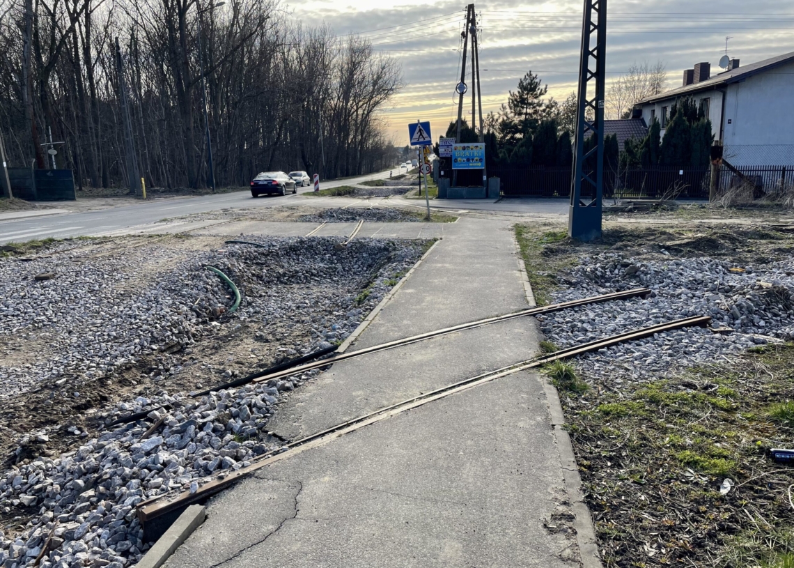 Modernizacja trasy tramwajowej do Konstantynowa. Dzisiaj mają zostać wznowione prace na konstantynowskim odcinku [ZDJĘCIA + WIDEO]