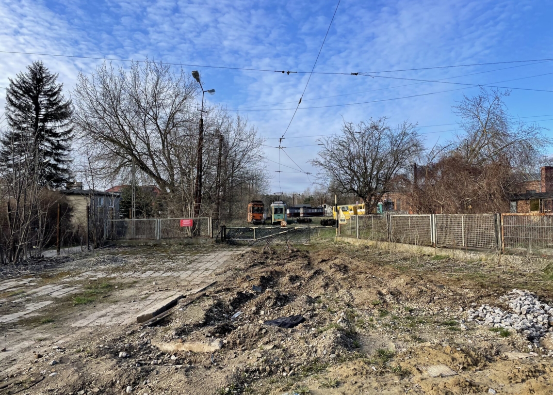 Modernizacja trasy tramwajowej do Konstantynowa. Dzisiaj mają zostać wznowione prace na konstantynowskim odcinku [ZDJĘCIA + WIDEO]