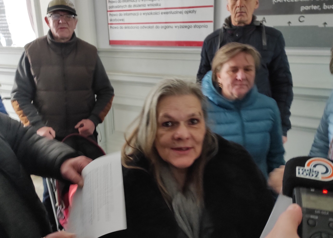 20 lokatorów mieszkań komunalnych protestowało przed łódzkim magistratem [ZDJĘCIA]