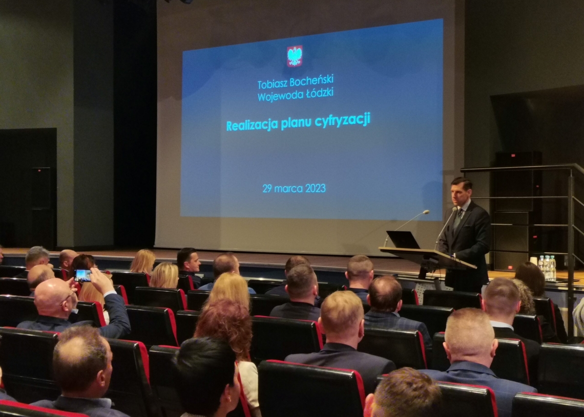Wdrażanie elektronicznego zarządzania dokumentacją by ułatwić załatwianie spraw urzędowych