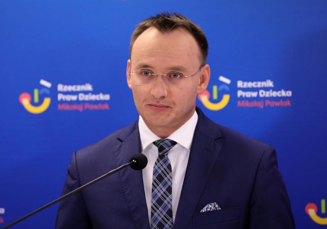 Były Rzecznik Praw Dziecka z zarzutami dyscyplinarnymi. Miał złamać tajemnicę postępowania 1 Mikołaj Pawlak - Rzecznik Praw Dziecka