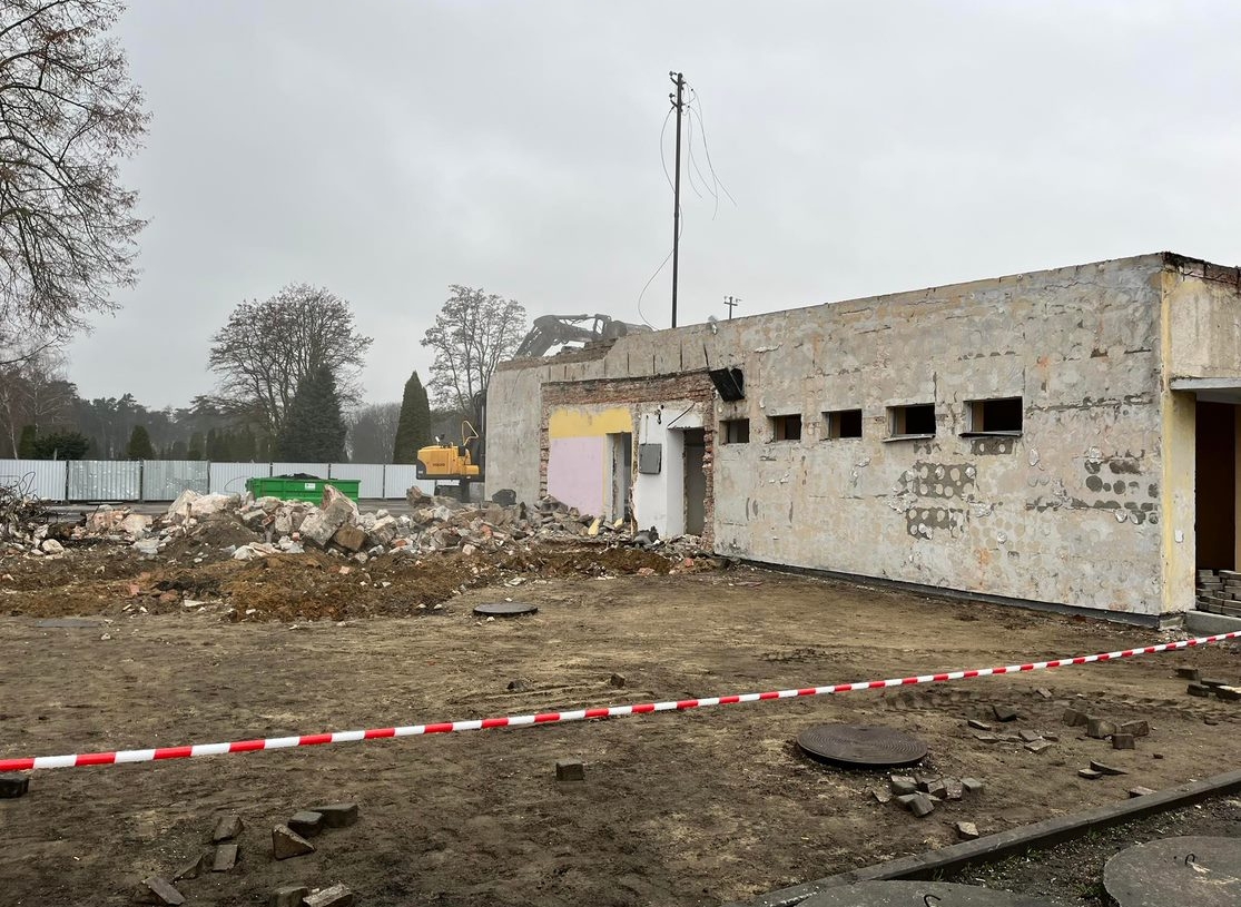 Cmentarz komunalny w Tomaszowie Mazowieckim. Powstają nowa kaplica i kolumbarium [ZDJĘCIA + WIZUALIZACJE]