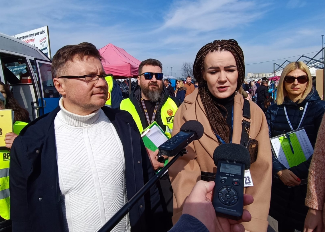 Grupa referendalna w Piotrkowie zakończyła zbieranie podpisów pod wnioskiem o odwołanie prezydenta miasta [ZDJĘCIA]