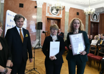 Certyfikat Studia z przyszłością dla kierunku nauczanie chemii na UŁ