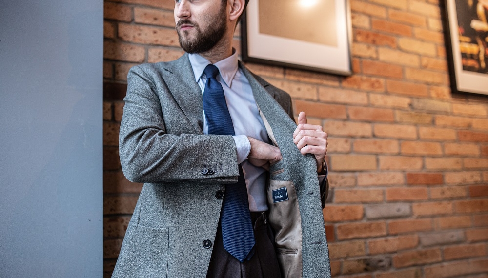 Sklep stacjonarny czy online - gdzie najlepiej kupować eleganckie ubrania męskie i dodatki? 1 Sklep stacjonarny czy online – gdzie najlepiej kupować eleganckie ubrania męskie i dodatki?