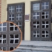 Wandale w Sieradzu zniszczyli drzwi kościoła