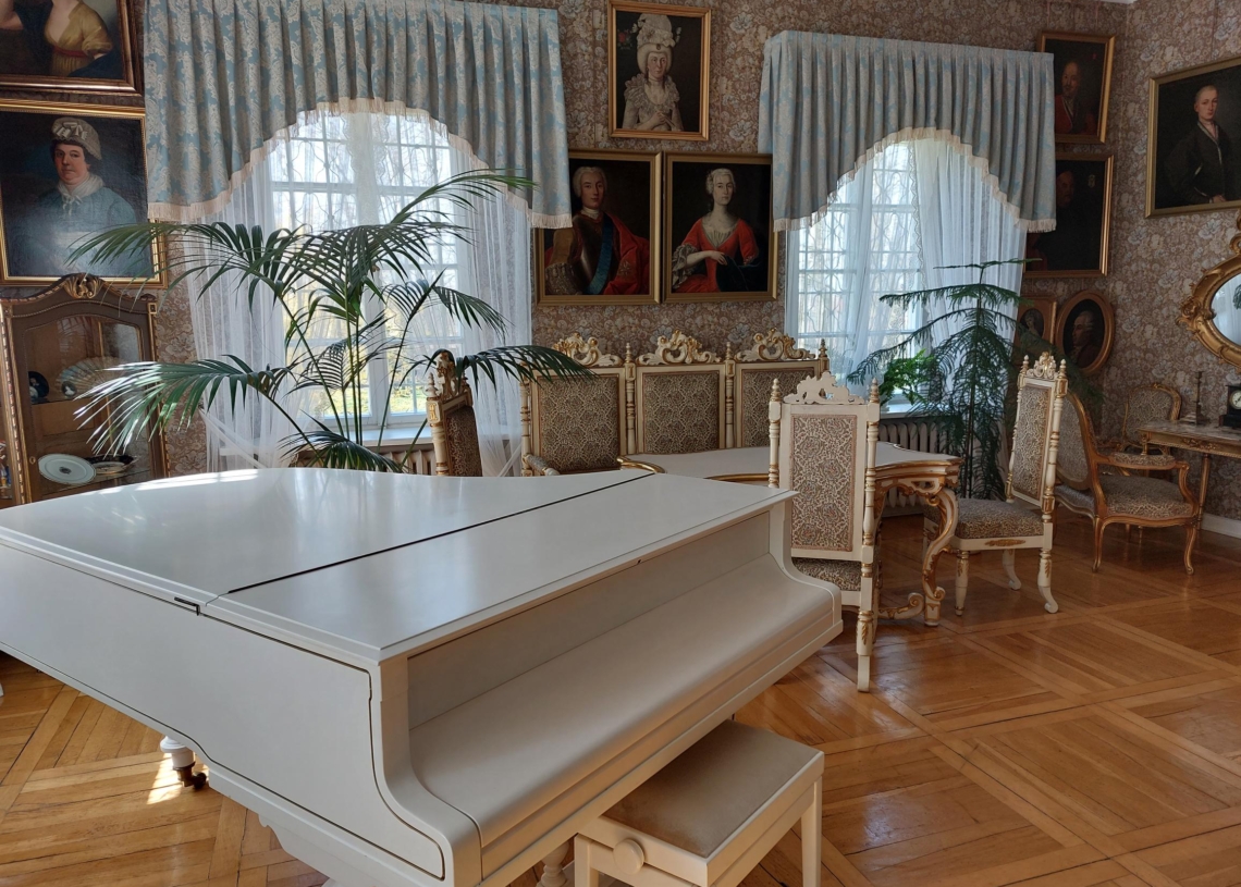 Plan filmowy w Muzeum Walewskich w Tubądzinie
