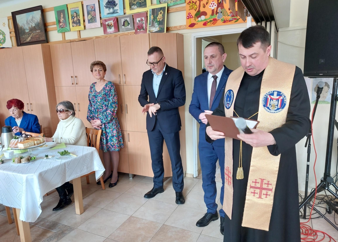 Świąteczne paczki dla podopiecznych sieradzkiego MOPS-u