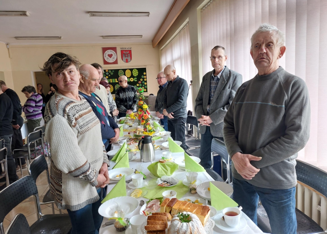 Świąteczne paczki dla podopiecznych sieradzkiego MOPS-u