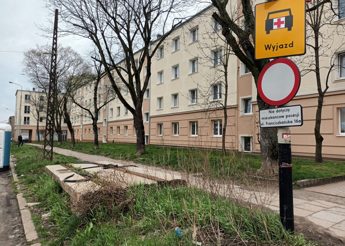 Czy tramwaje dojadą Franciszkańską do Wojska Polskiego? Na razie szanse są niewielkie. Zabraknie około 10 metrów torów [ZDJĘCIA]